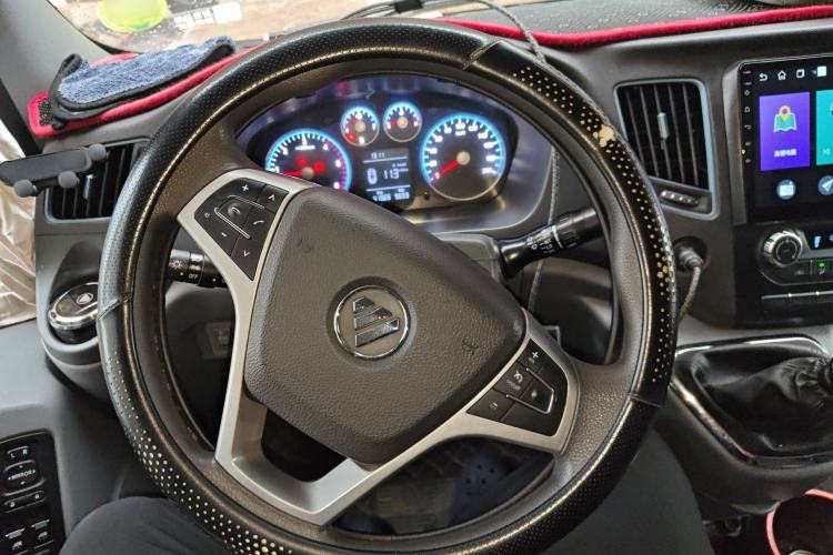 Used Foton Toano 2024 Tuyano Pro Van 2.0T Manual Rear-Wheel Drive Extended Wheelbase Mid-Roof Configuration Single Rear Tire 3-Seater
