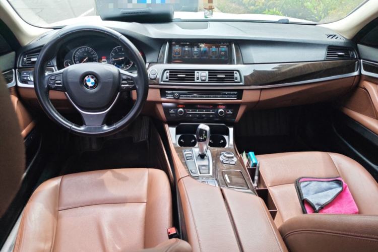 Used BMW 5 Series 2017 525Li Leading Model Center Console