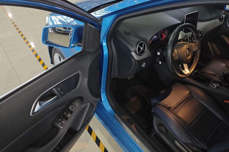 Used Mercedes-Benz B-Class 2015 B 200 Sport Edition Driver Seat