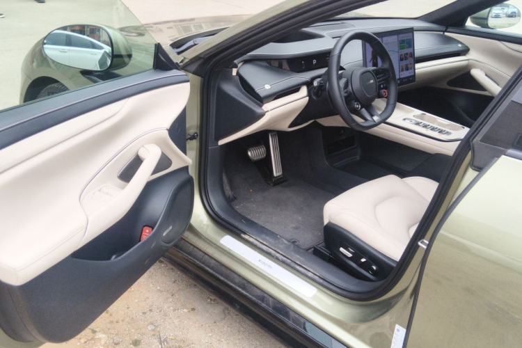 Used Xiaomi Auto SU7 2024 Four-Wheel Drive Ultra-Long Range Advanced Intelligent Driving Max Edition
