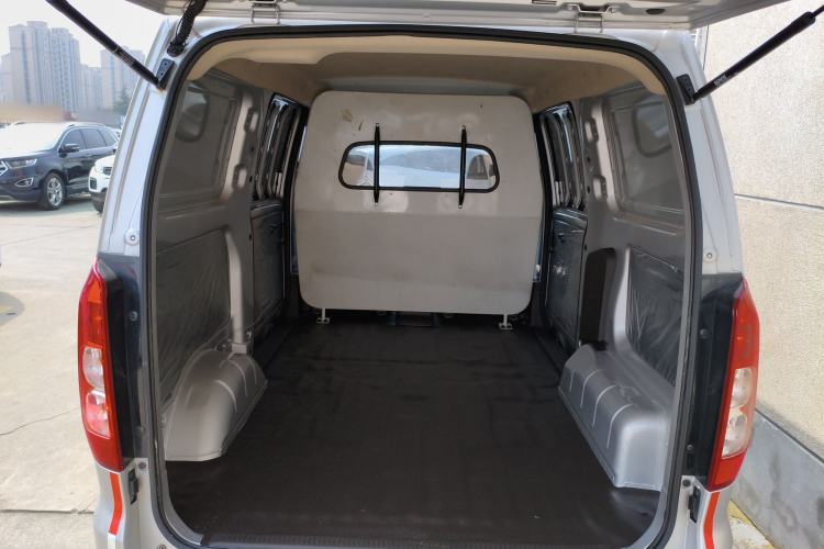 Used Wuling Hongguang V 2022 1.5L Jingqu Edition Enclosed-Window Vehicle with Electric Power Steering LAR
