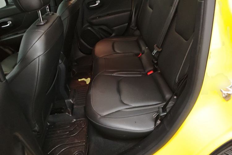 Used Jeep Renegade 2021 220T Automatic Elite Edition Interior 4