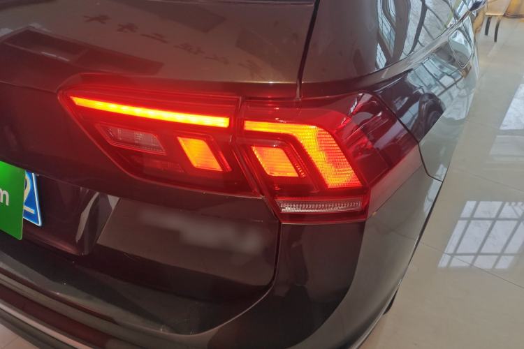 Used Volkswagen Tiguan L 2020 330TSI Automatic Two-Wheel Drive Smart Luxury Edition China VI Standard
