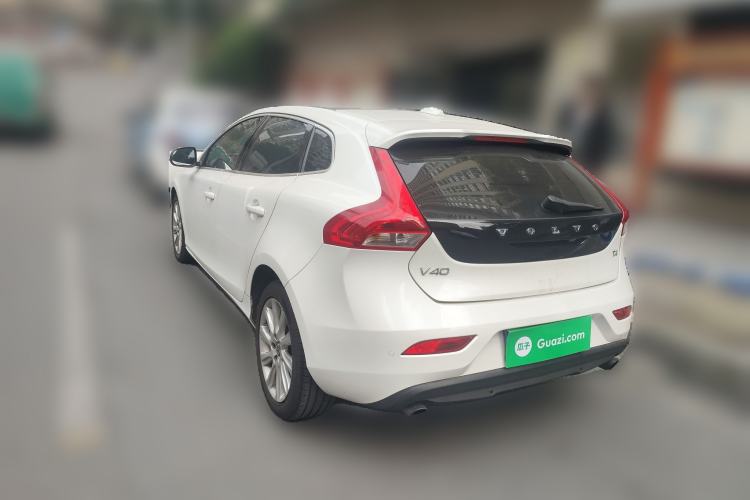 Used Volvo V40 2016 T4 Smart Luxury Edition
