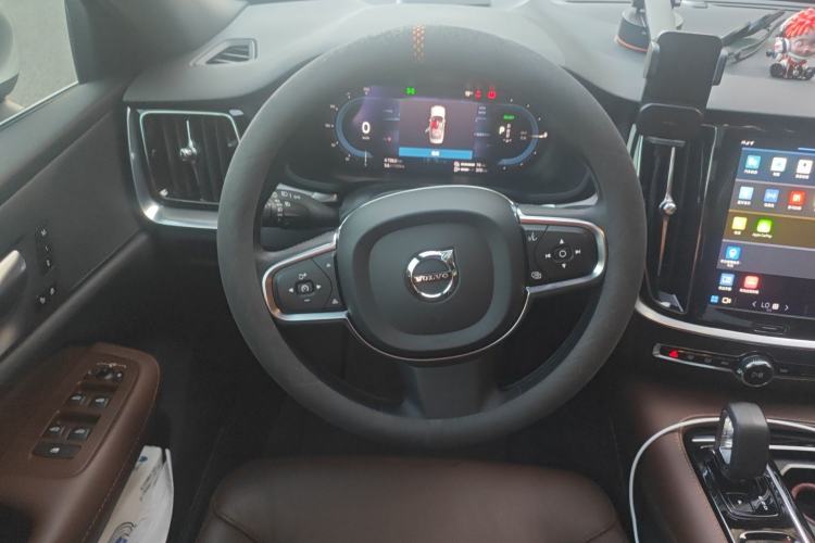 Used Volvo S60 New Energy 2023 T8 All-Wheel Drive Long-Range Zhiyi Luxury Edition