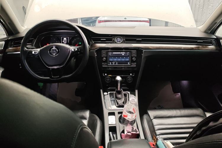 Used Volkswagen Magotan 2018 Facelift 330TSI DSG Luxury Model
