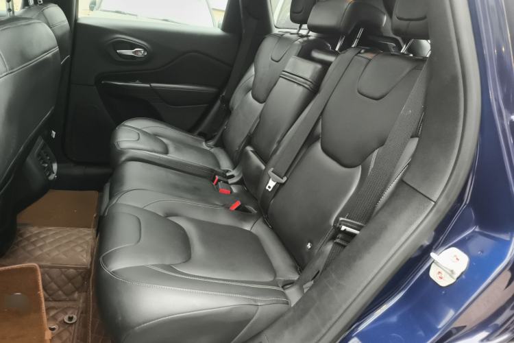 Used Jeep Cherokee 2017 2.0L Superior Edition