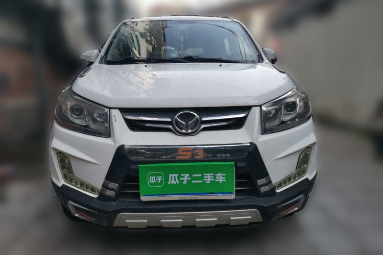 Used HYOSOW S3 2015 1.5L Luxury Model China V Standard
