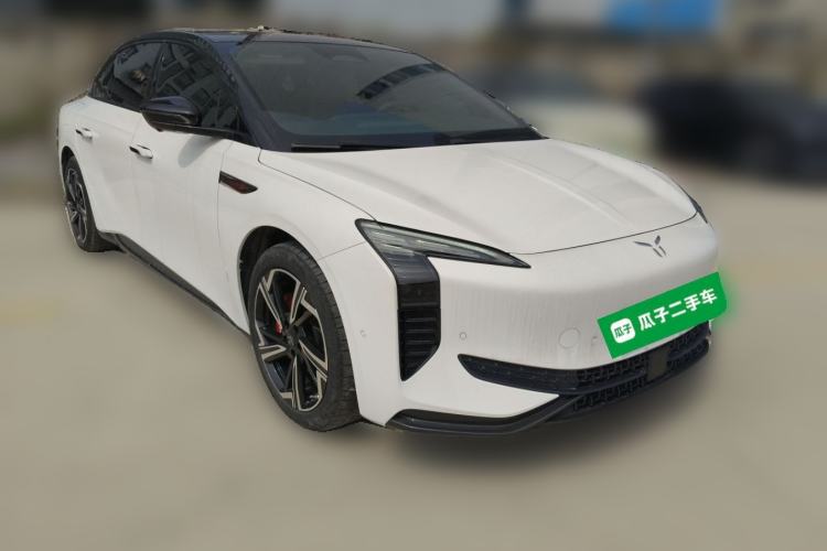 Used Hongqi EH7 2024 760 Pro+ Four-Wheel Drive Version Front Right 45 Deg