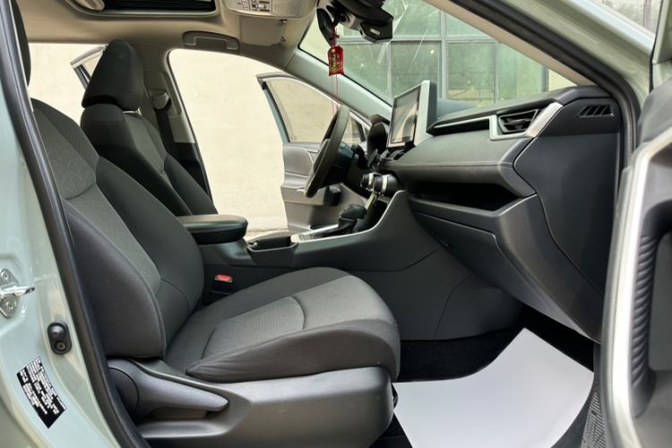 Used Toyota RAV4 2020 Dual-Engine 2.5L E-CVT Two-Wheel Drive Elite Edition Interior 2