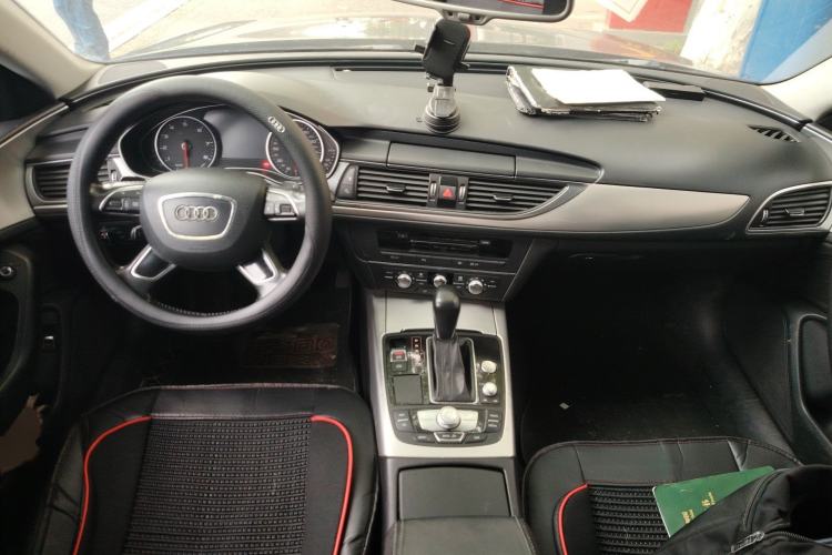 Used Audi A6L 2018 30th Anniversary Edition 35 TFSI Fashion Model Center Console