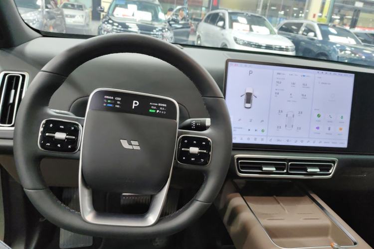 Used Li Auto L6 2025 Pro Smart Refresh Edition Center Console