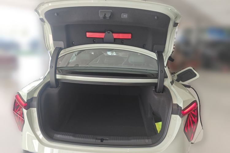 Used Hongqi EH7 2025 690 Smart Selection Edition Trunk