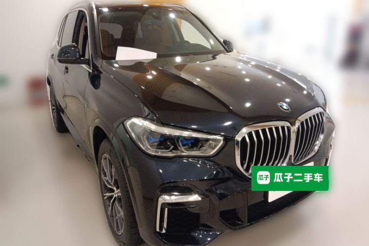 Used BMW X5 2022 xDrive 30Li Luxury M Sport Package Front Right 45 Deg