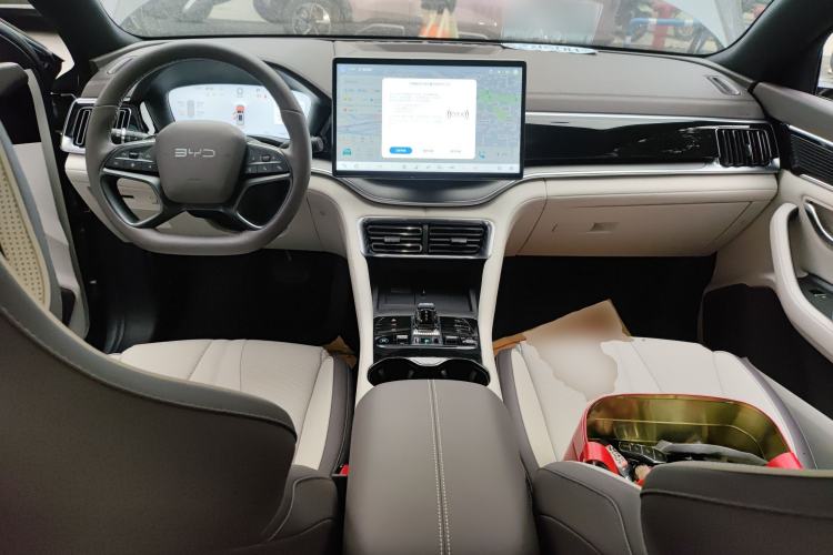 Used BYD Song PLUS New Energy 2025 DM-i Smart Drive 112KM Prestige Model Center Console