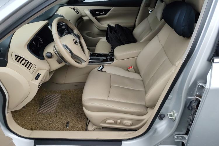 Used Nissan Teana 2015 2.5L XL-Upper NAVI Tech Champions League Deluxe Edition
