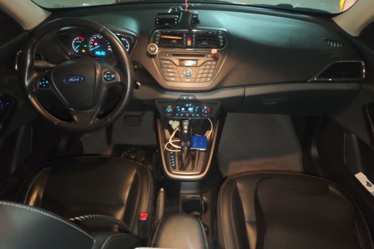 Used Ford Escort 2015 1.5L Automatic Fashion Model Center Console