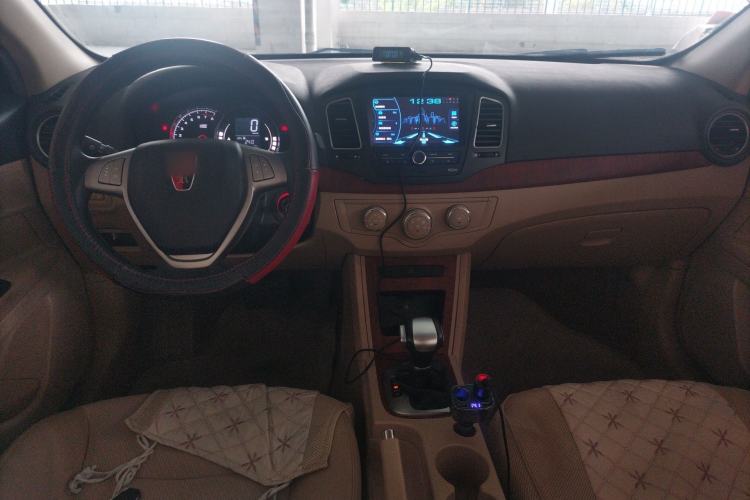 Used Roewe 350 2014 1.5L Automatic Xunyue Version Center Console