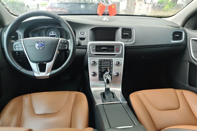 Used Volvo S60 2017 S60L T3 Smart Upgrade Edition Center Console