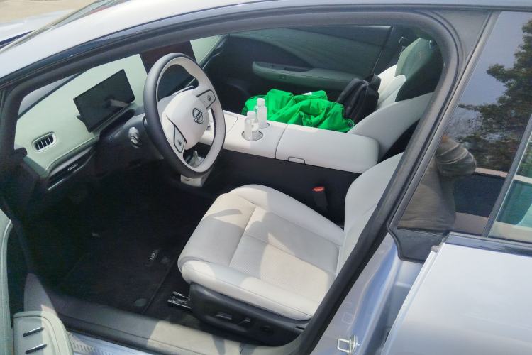 Used Nissan N7 2025 510 Max Left Front Seat