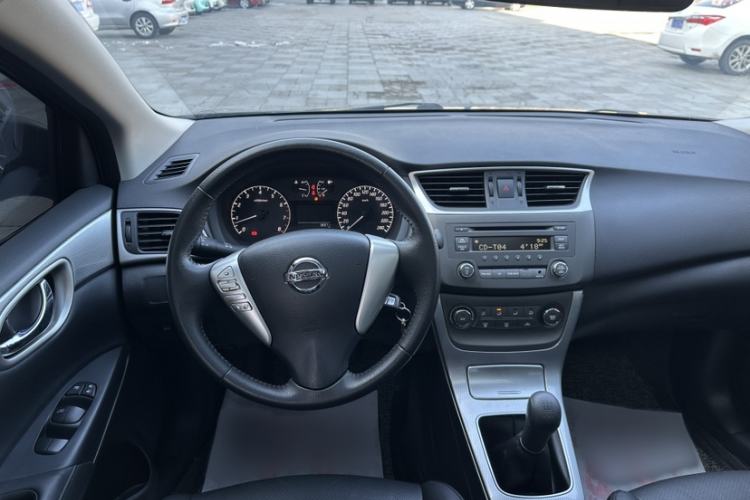 Used Nissan Sylphy 2012 1.6 XL Manual Luxury Edition Interior 1