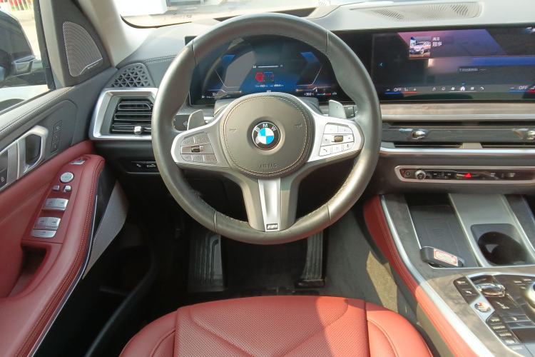 Used BMW X5 2023 xDrive 30Li Luxury M Sport Night Edition Package Steering Wheel