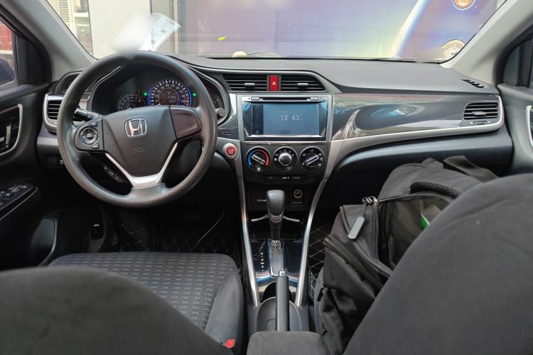 Used Honda Crider 2015 1.8L automatic luxury edition
