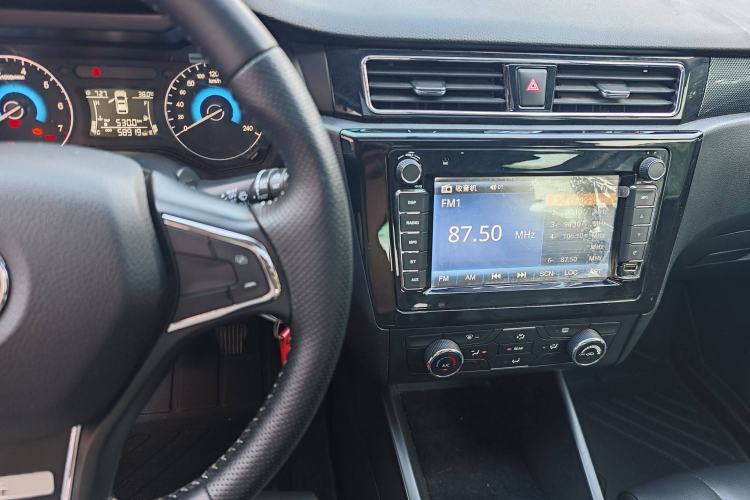 Used Dongfeng Fengon 580 2016 1.8L Manual Comfort Model
