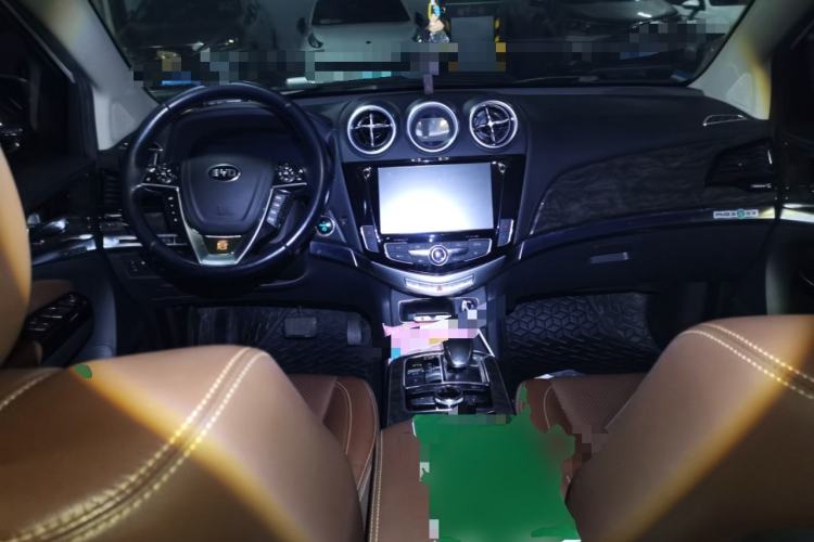 Used BYD Tang New Energy 2015 2.0T Four-Wheel-Drive Flagship Model
