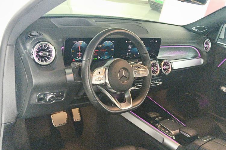 Used Mercedes-Benz EQB 2022 EQB 350 4MATIC Center Console