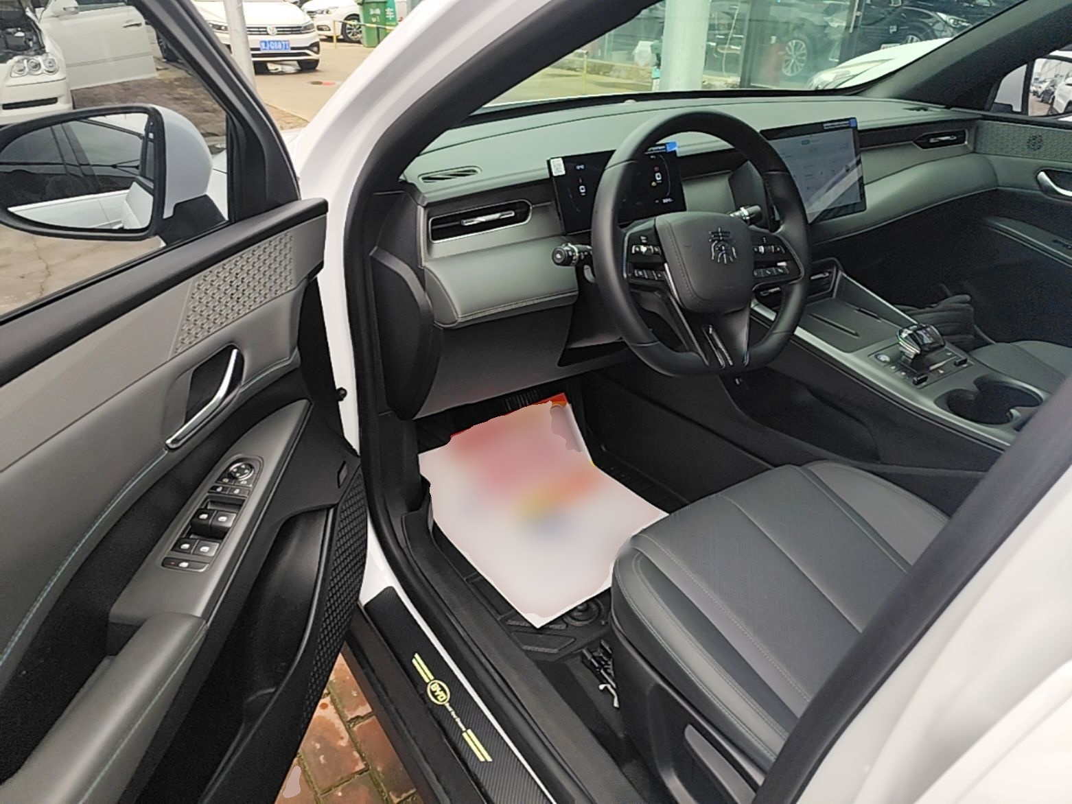 BYD Qin PLUS 2025 DM-i Smart Drive 55KM Leading Model — снимка 18