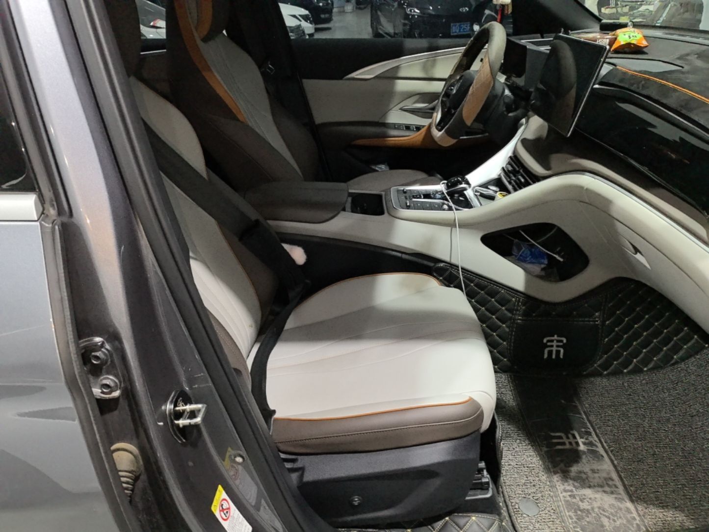 BYD Song Pro New Energy 2022 DM-i 110km Flagship Model — снимка 19
