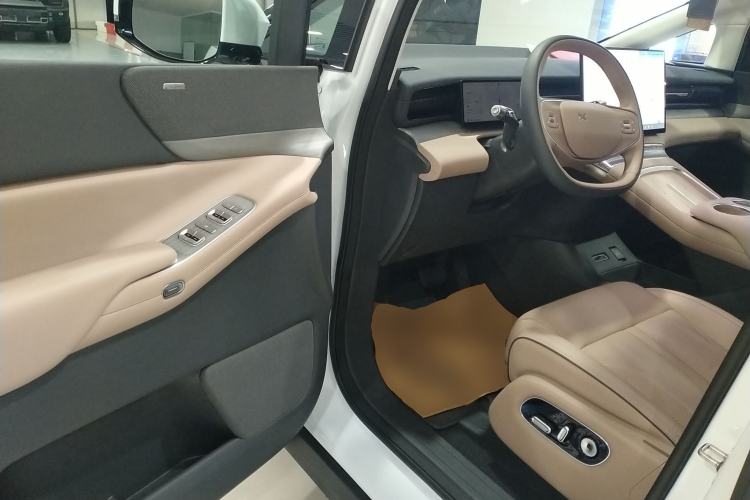 Used XPeng X9 2025 740 Ultra-Long Range Max
