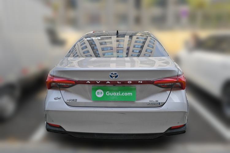 Used Toyota Avalon 2019 Dual-Engine 2.5L XLE Prestige Version China VI Standard Rear