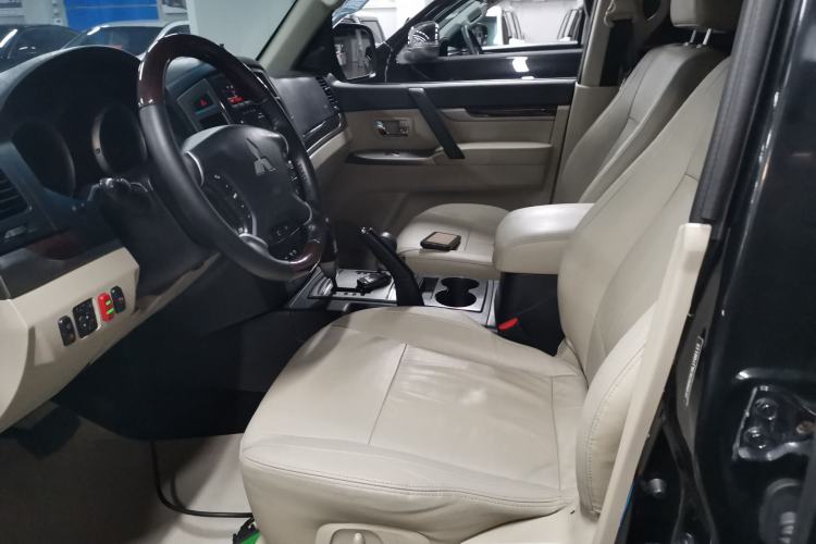 Used Mitsubishi Pajero 2018 V97 3.8L 5-Door GLS Sunroof – Middle East