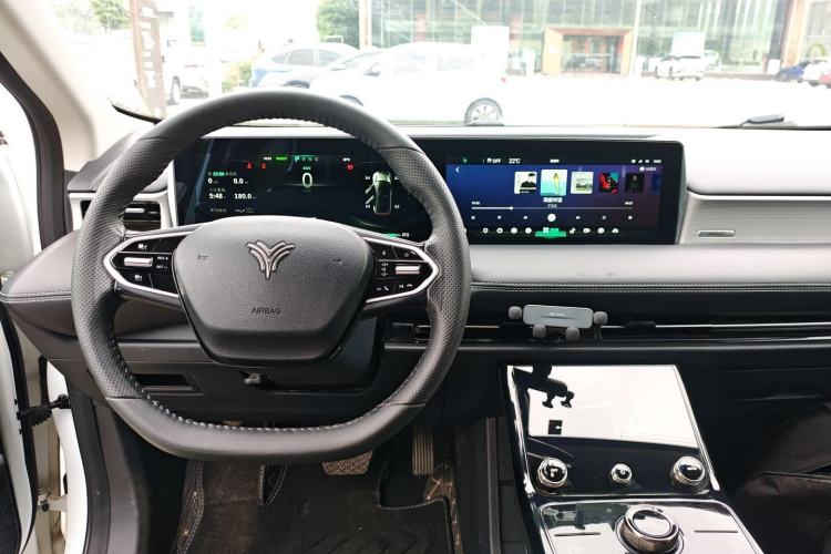 Used NETA U 2023 NETA U-Ⅱ Challenge Edition 400 U Show – Lithium Iron Phosphate Center Console