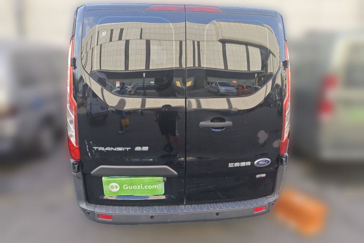 Used Ford Transit 2020 2.0T Diesel Multi-Function Commercial Vehicle Mid-Chassis Low-Roof Design with Dual Rear Doors Meeting China VI Emission Standards
