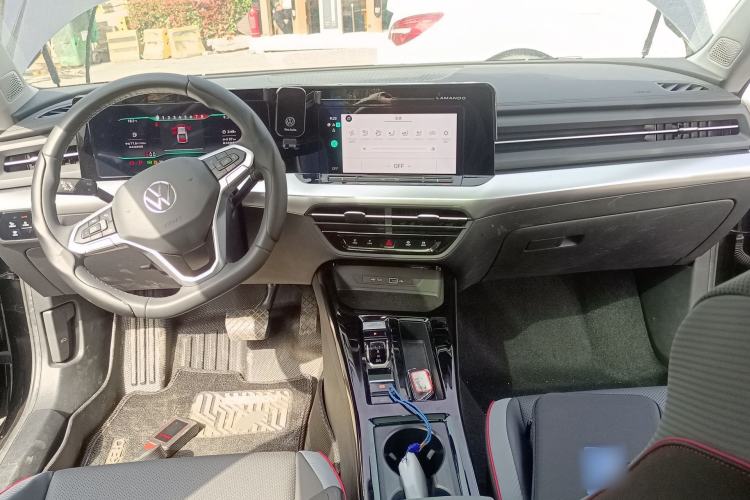 Used Volkswagen Lamando 2024 Lavida L 280TSI DSG Spicy Edition Center Console