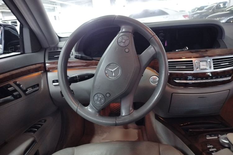 Used Mercedes-Benz S-Class 2010 S 350 L Luxury Model Steering Wheel