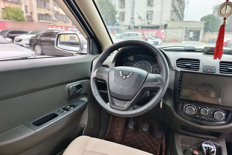 Used Wuling Hongguang 2015 1.5L S Base Model China IV
