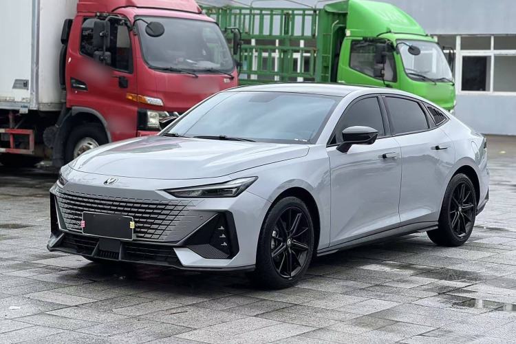 Used Changan UNI-V 2022 1.5T Prestige Version