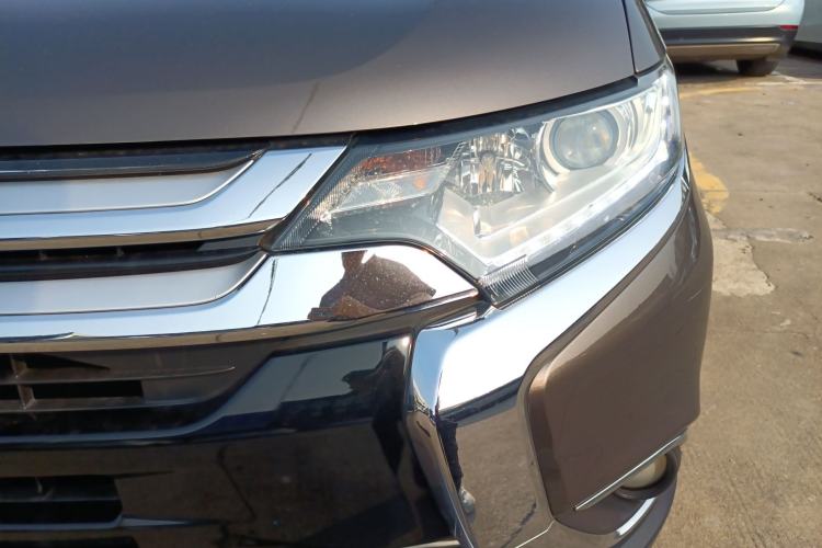 Used Mitsubishi Outlander 2018 2.0L Two-Wheel-Drive Jiale Edition 7-Seater