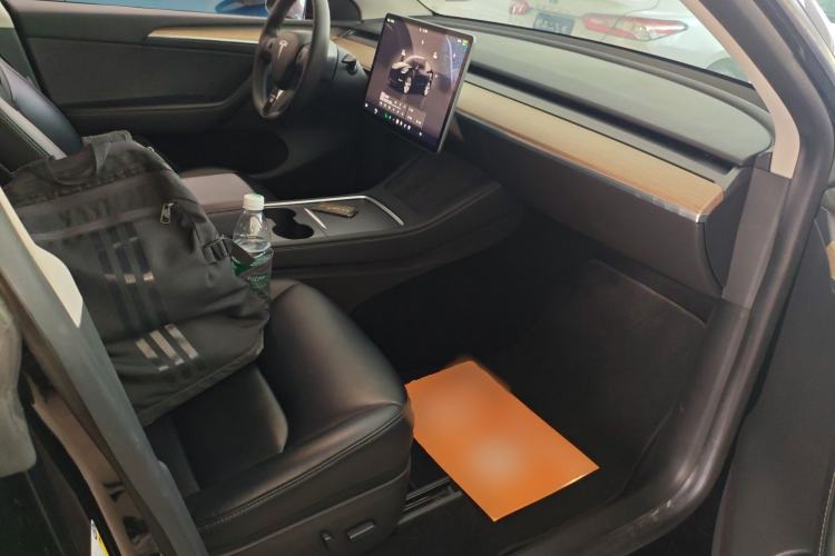 Used Tesla Model Y 2022 Rear-Wheel-Drive Version
