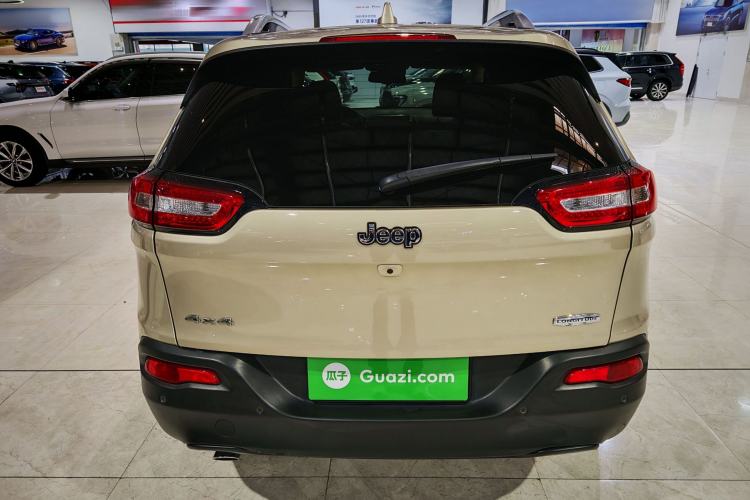 Used Jeep Cherokee 2014 2.4L Luxury Edition
