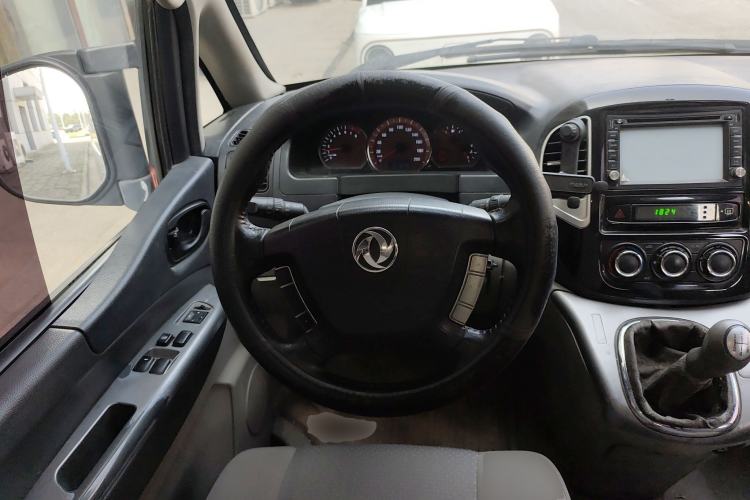 Used FORTHING Lingzhi 2014 M5 Q3 2.0L 7-seat Long-Wheelbase Comfort Version
