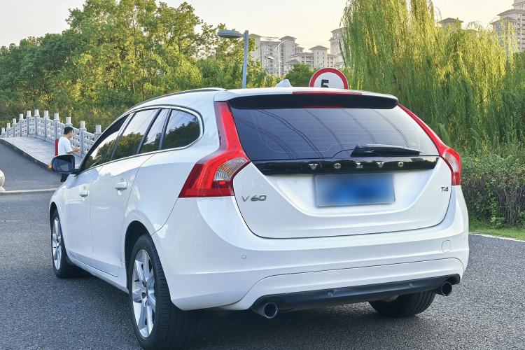 Used Volvo V60 2017 T4 Smart Edition China V Standard Exterior 5