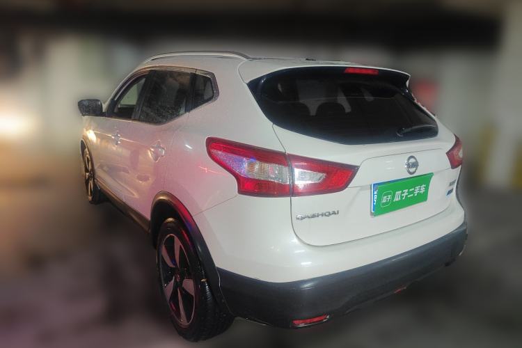 Used Nissan Qashqai 2016 2.0L CVT Luxury Edition Rear Left 45 Deg