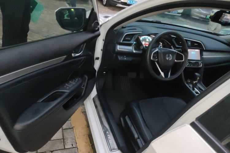 Used Honda Civic 2016 220TURBO CVT Luxury Edition Driver Seat