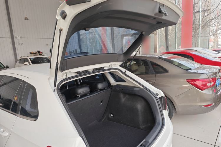 Used Volkswagen Gran Lavida 2015 1.6L Automatic Fashion Edition
