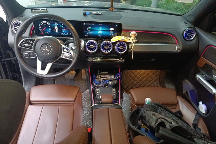 Used Mercedes-Benz GLB 2020 GLB 200 Dynamic Edition Center Console